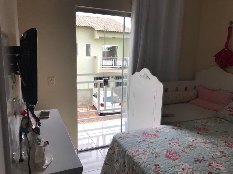 Casa à venda com 2 quartos, 70m² - Foto 5