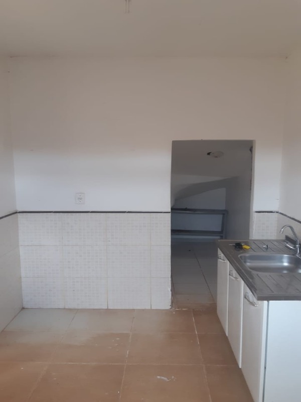 Casa à venda com 2 quartos, 61m² - Foto 4