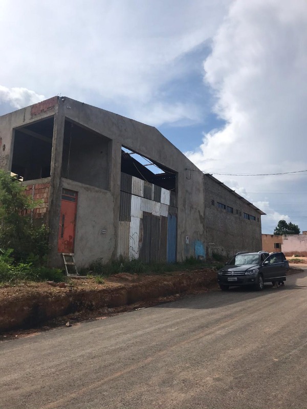 Depósito-Galpão-Armazém à venda, 379m² - Foto 1