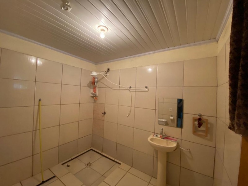 Casa à venda com 2 quartos, 300m² - Foto 4