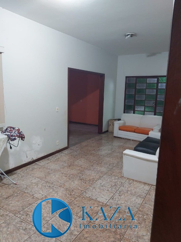 Chácara à venda com 6 quartos, 2800m² - Foto 3