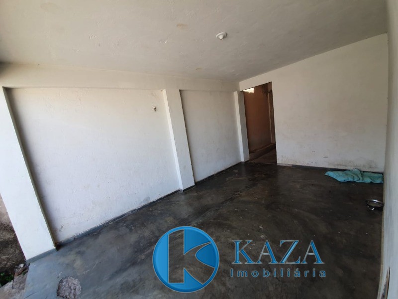 Casa à venda com 5 quartos, 210m² - Foto 4