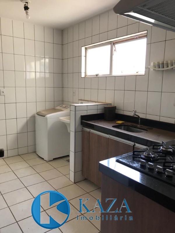 Apartamento à venda com 2 quartos, 70m² - Foto 2