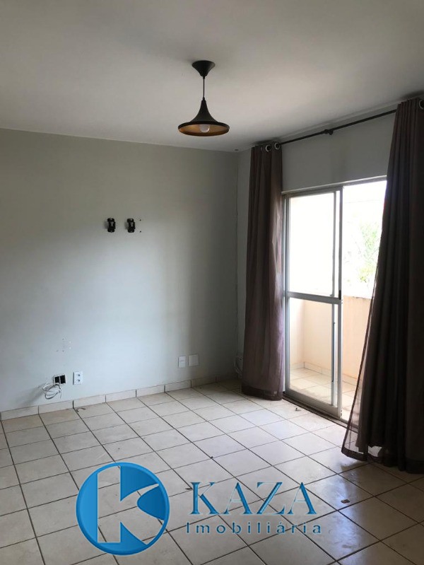 Apartamento à venda com 2 quartos, 70m² - Foto 4