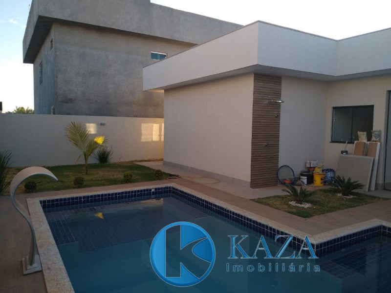 Casa à venda com 6 quartos, 240m² - Foto 3