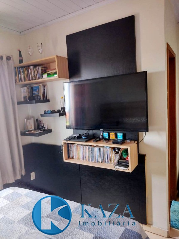 Casa à venda com 3 quartos, 110m² - Foto 14