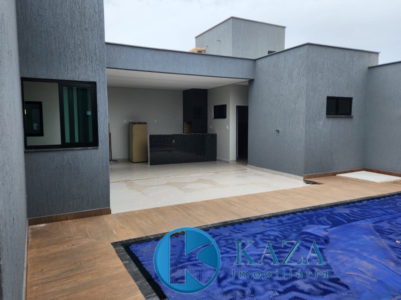 Casa à venda com 3 quartos, 250m² - Foto 2