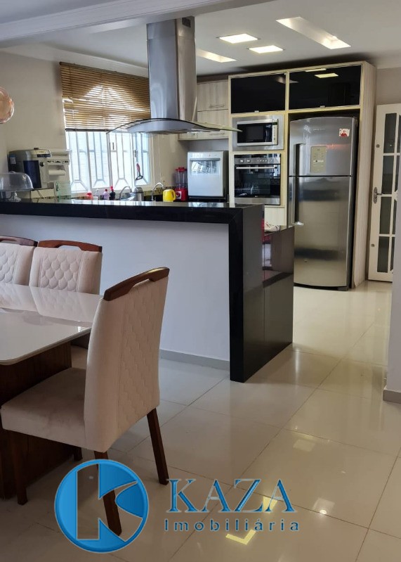 Casa à venda com 3 quartos, 330m² - Foto 5