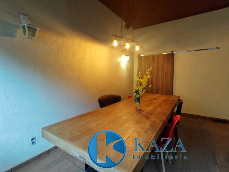 Casa à venda com 4 quartos, 220m² - Foto 27