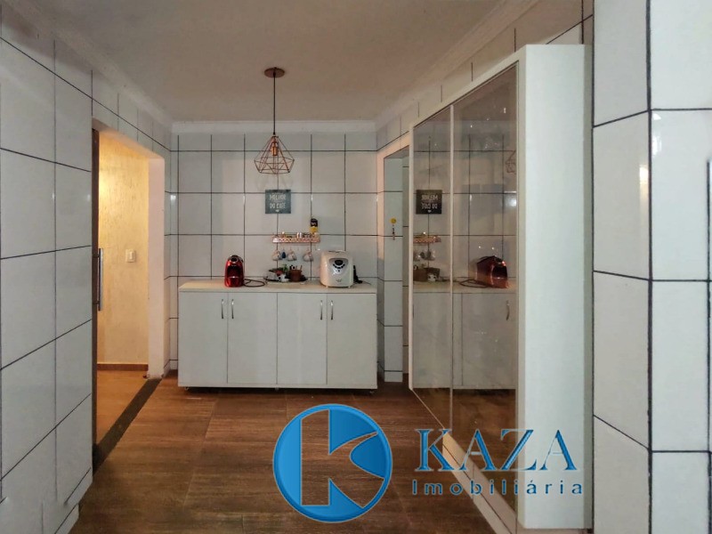 Casa à venda com 4 quartos, 220m² - Foto 12