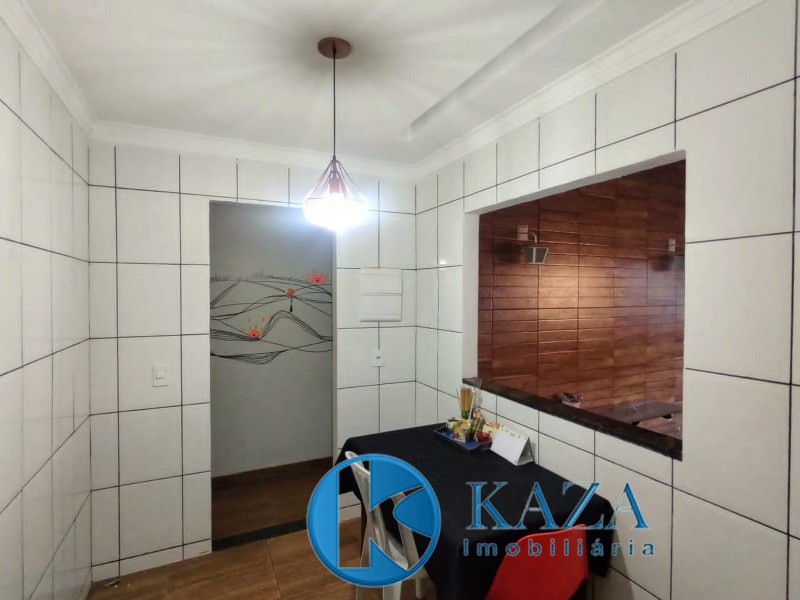 Casa à venda com 4 quartos, 220m² - Foto 13