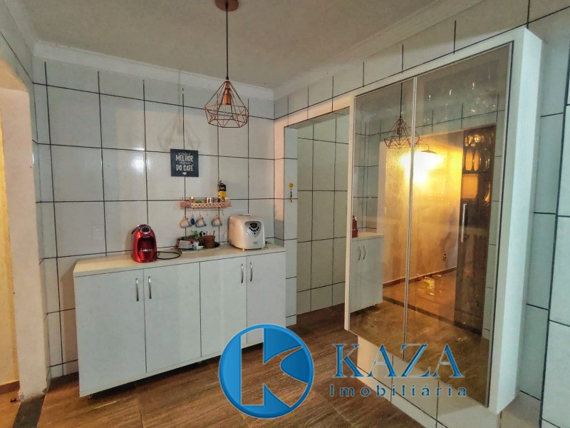 Casa à venda com 4 quartos, 220m² - Foto 11