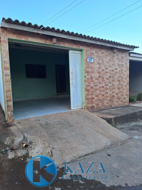 Casa à venda com 2 quartos, 64m² - Foto 2