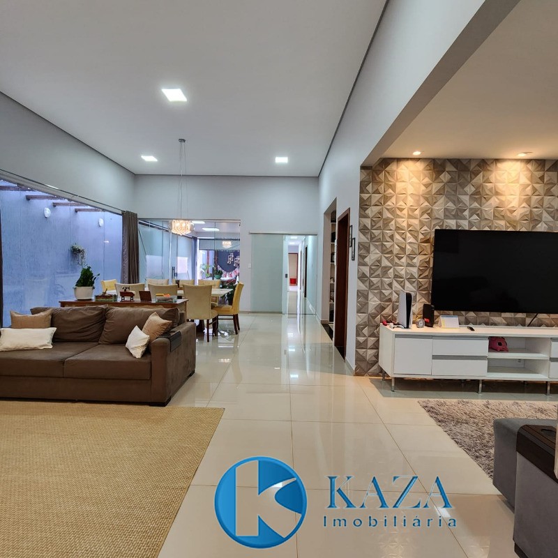 Casa à venda com 4 quartos, 244m² - Foto 1