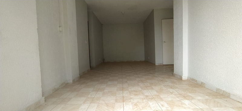 Apartamento à venda com 3 quartos, 93m² - Foto 4