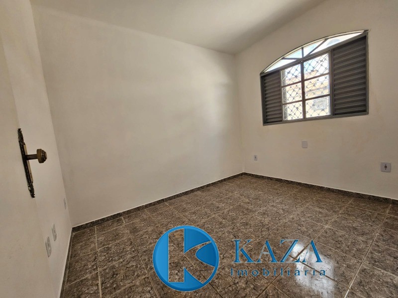 Casa à venda com 3 quartos, 244m² - Foto 12