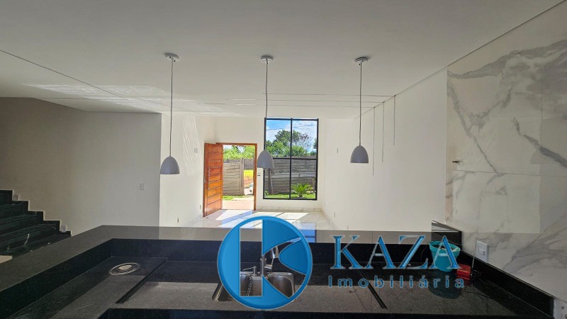 Casa à venda com 3 quartos, 194m² - Foto 3