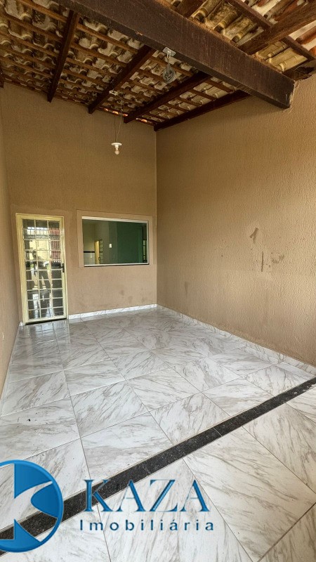 Casa à venda com 2 quartos, 67m² - Foto 2