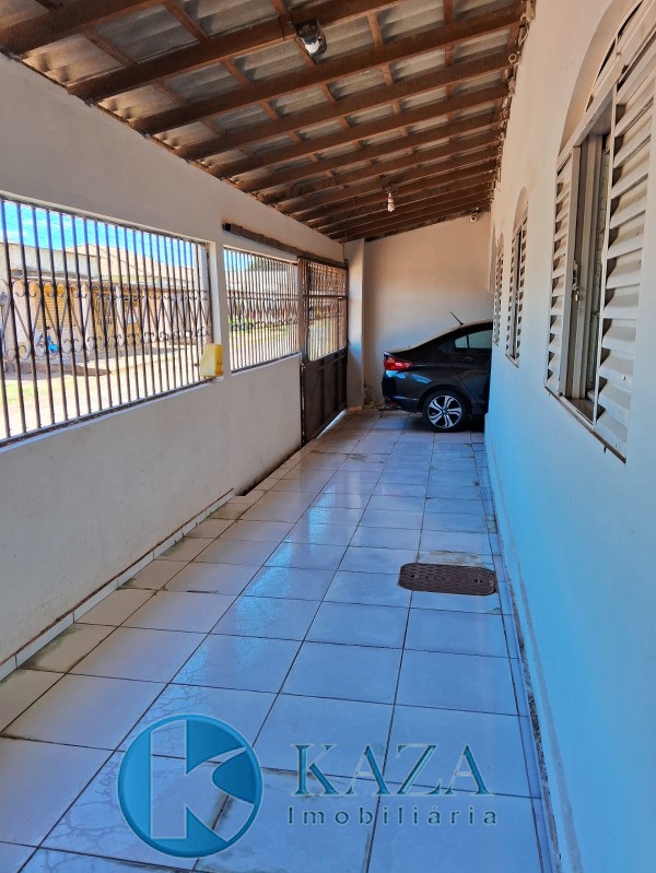 Casa à venda com 3 quartos, 180m² - Foto 1