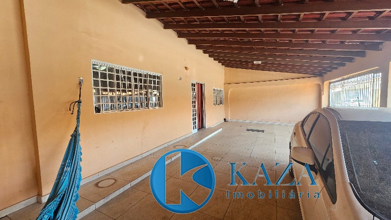 Casa à venda com 4 quartos, 186m² - Foto 1