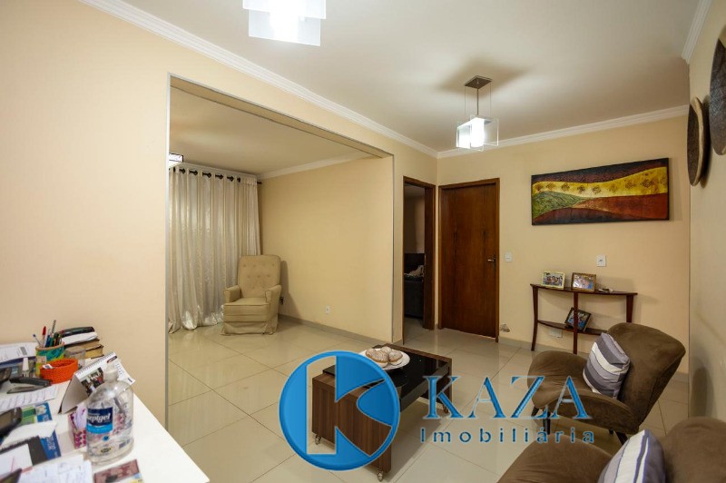 Casa à venda com 4 quartos, 230m² - Foto 25