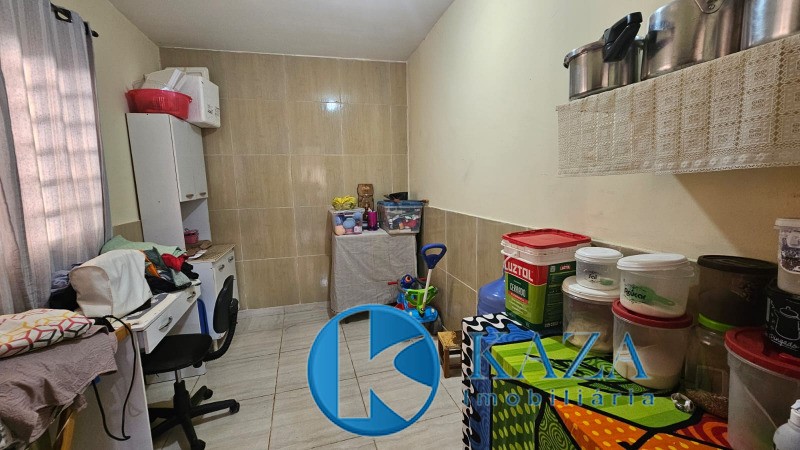 Casa à venda com 5 quartos, 180m² - Foto 3