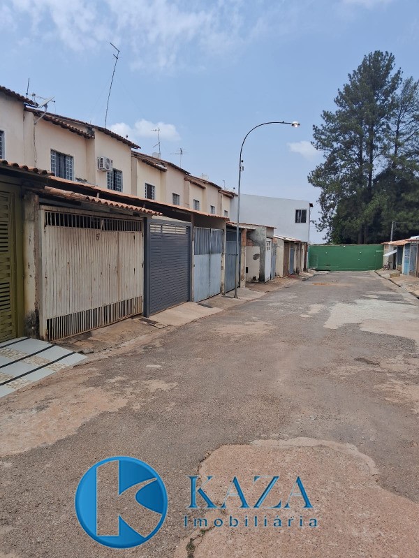 Casa à venda com 3 quartos, 100m² - Foto 4