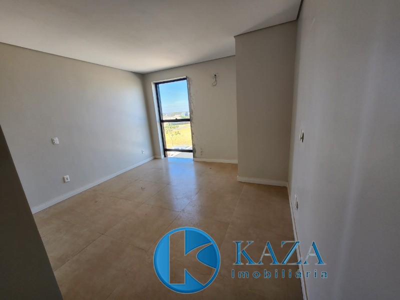 Casa à venda com 4 quartos, 200m² - Foto 18