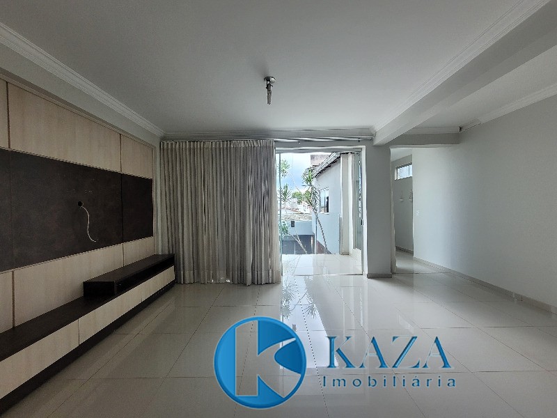 Casa à venda com 4 quartos, 250m² - Foto 18