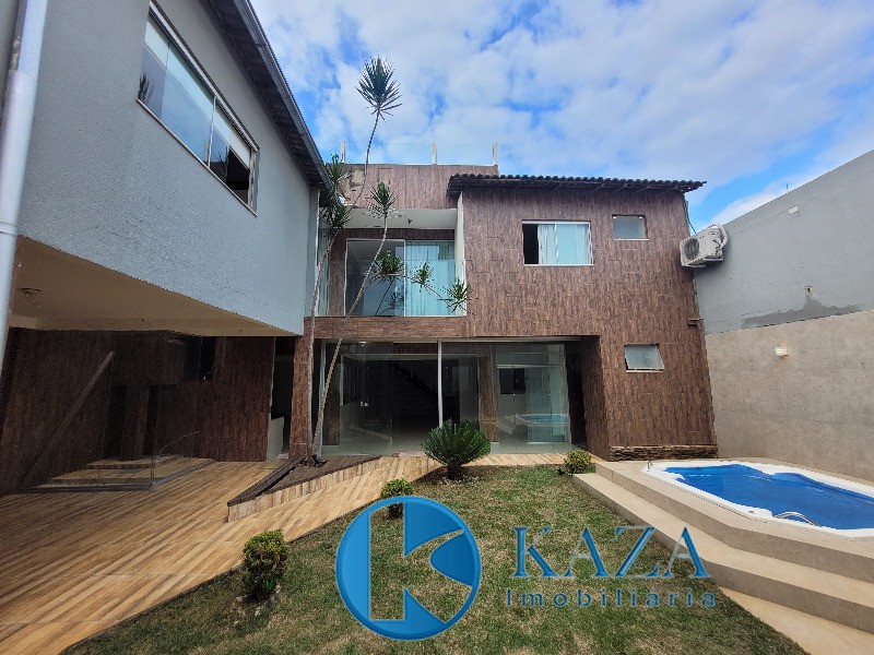 Casa à venda com 4 quartos, 250m² - Foto 1