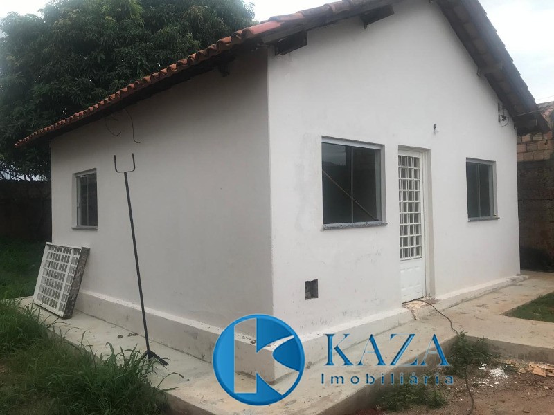 Casa à venda com 2 quartos, 60m² - Foto 1