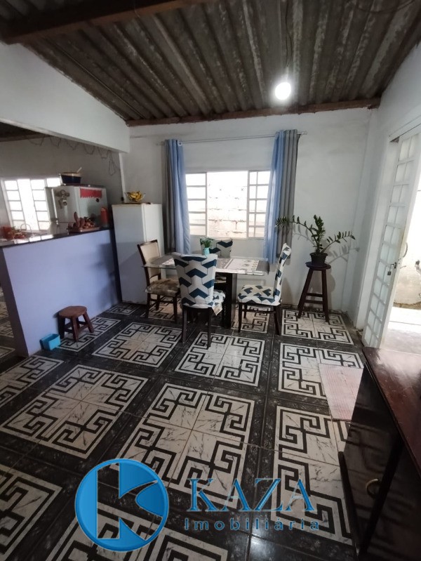 Casa à venda com 3 quartos, 300m² - Foto 3