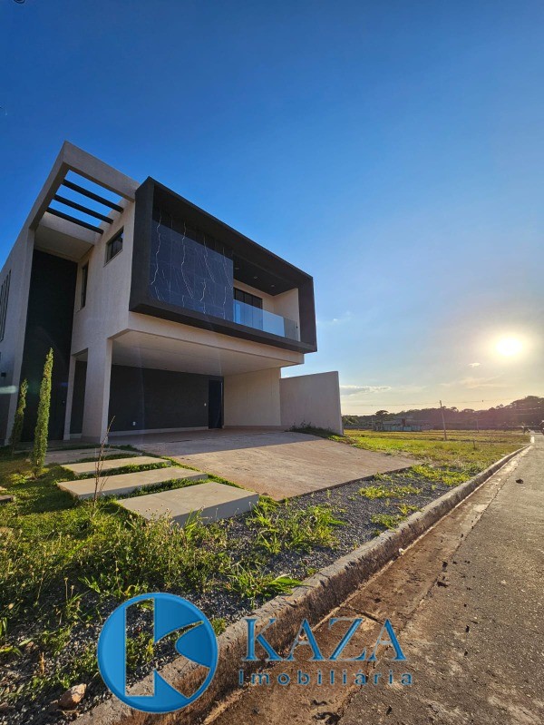 Casa, 3 quartos, 246 m² - Foto 1