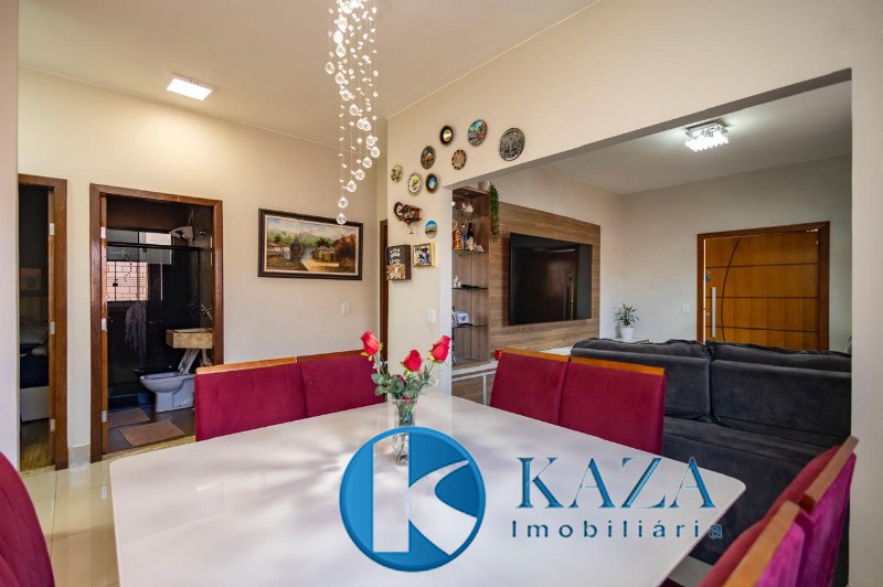 Casa, 4 quartos, 180 m² - Foto 1