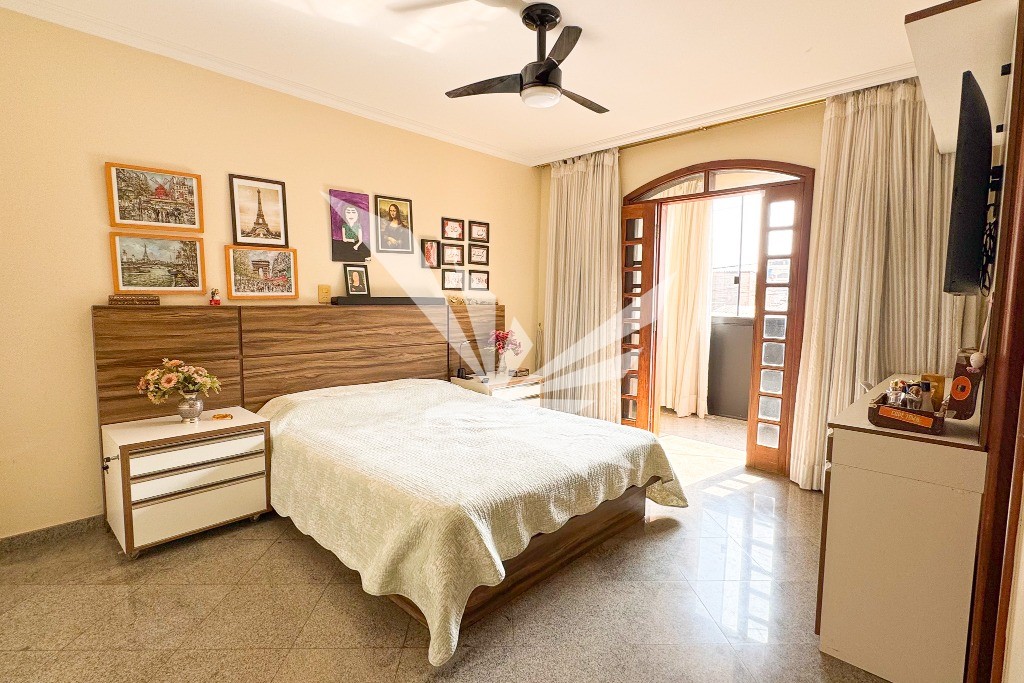 Casa à venda com 4 quartos, 269m² - Foto 18