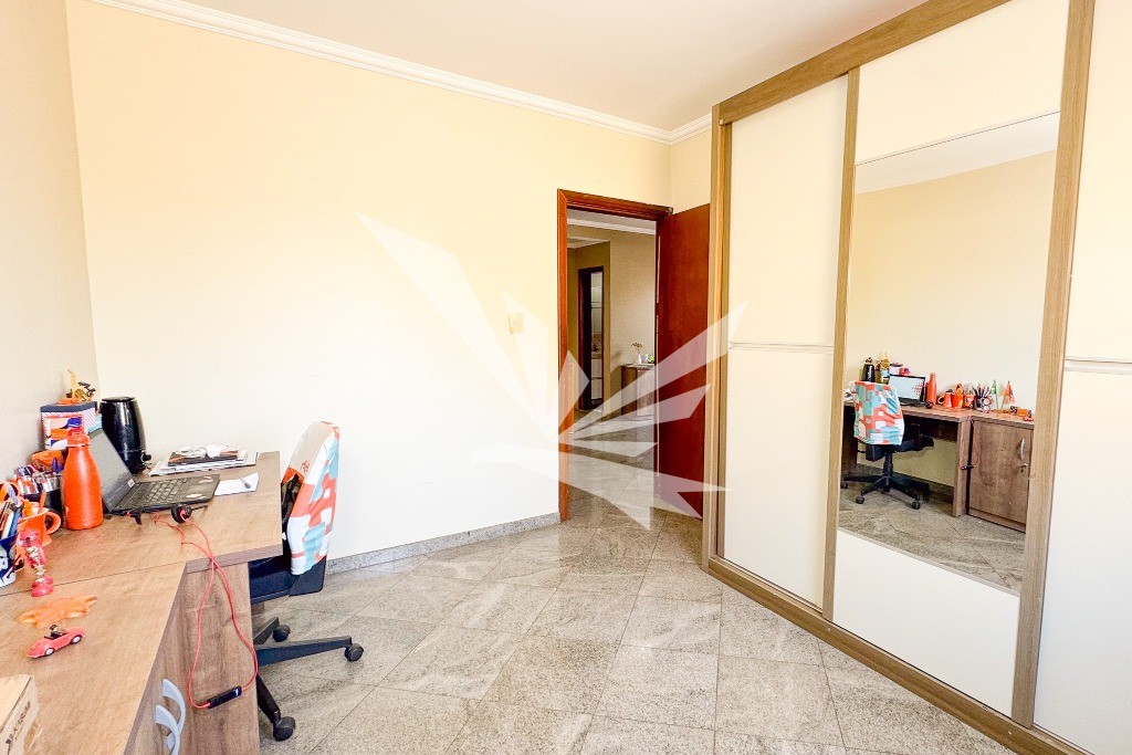 Casa à venda com 4 quartos, 269m² - Foto 15